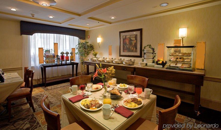 Отель Doubletree Dayton-Downtown Ресторан фото