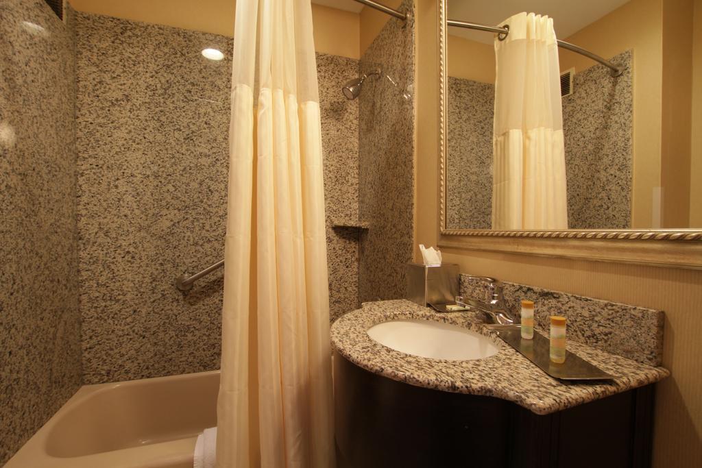 Отель Doubletree Dayton-Downtown Экстерьер фото