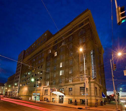 Отель Doubletree Dayton-Downtown Экстерьер фото